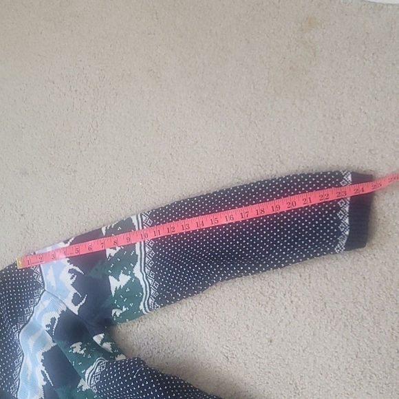 Northern Reflections  V-neck Cardigan Sweater in Blue, green, white mix size M - Picture 14 of 15